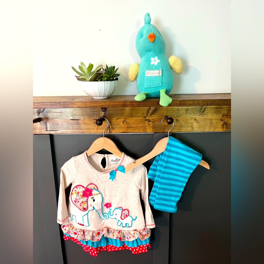 Adorable elephant matching set.